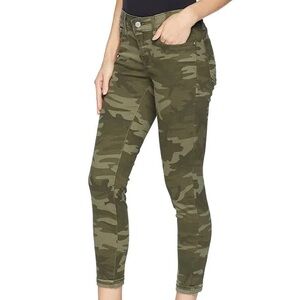 711 Levi Skinny Camo Jeans
